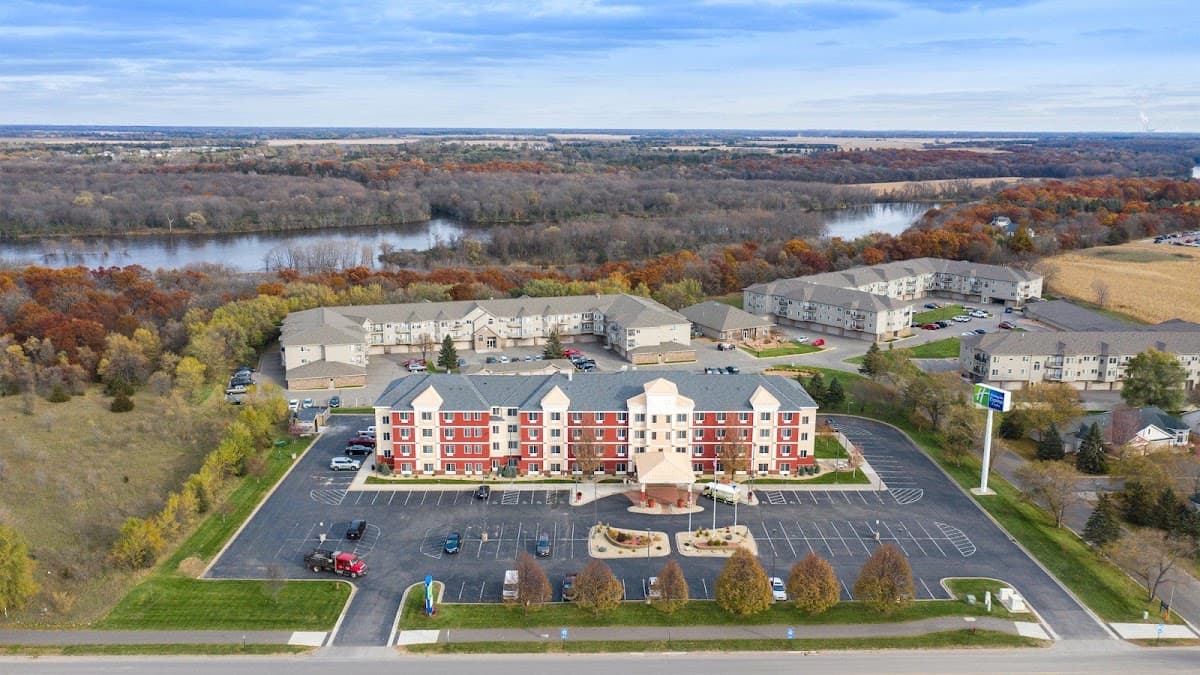 Holiday Inn Express & Suites St. Cloud by IHG, Hotel in Saint Augusta