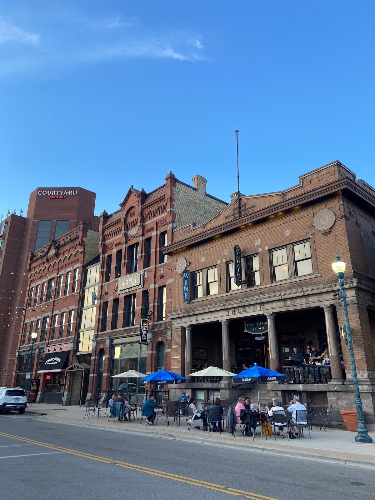 404 West St Germain St, St Cloud, MN 56301, Hotel in Saint Cloud