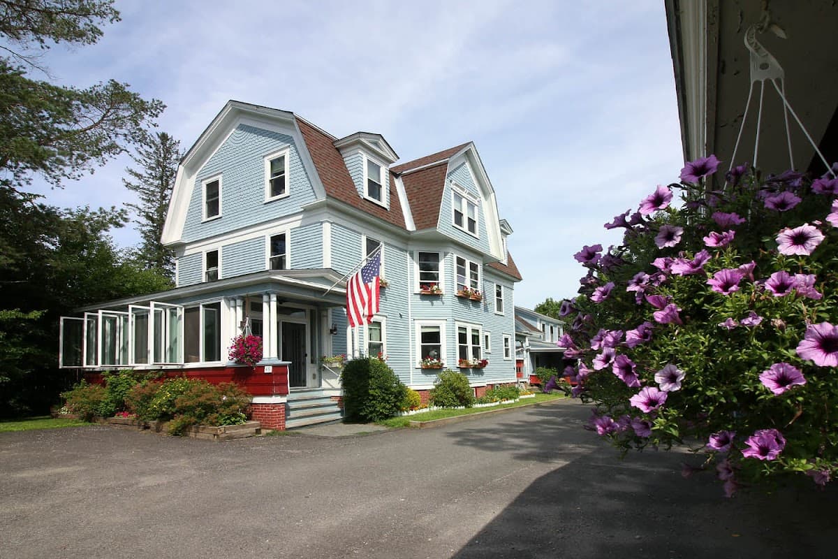 Cherry House Bed and Breakfast, Bed & Breakfast in Saint Johnsbury