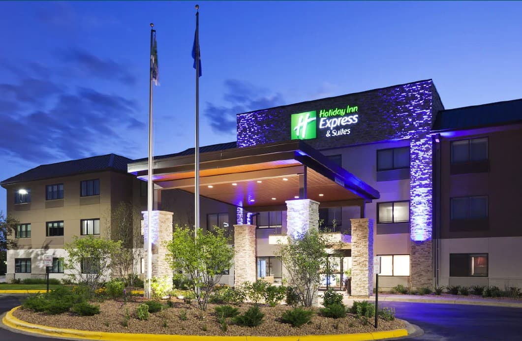 Holiday Inn Express & Suites Minneapolis – West End by IHG, Hotel in Saint Louis Park