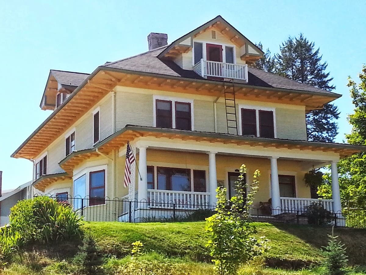 Fort Hemenway Manor B & B, Bed & Breakfast in Saint Maries