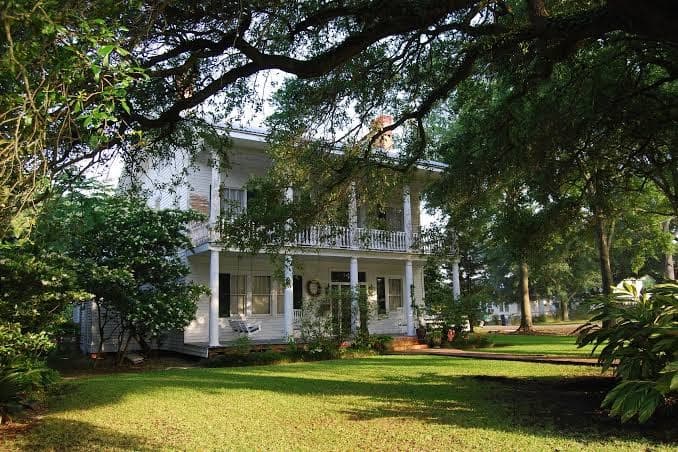 Bienvenue House Bed and Breakfast, Bed & Breakfast in Saint Martinville