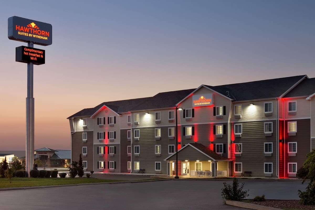 Hawthorn Extended Stay by Wyndham Saint Robert, Hotel in Saint Robert