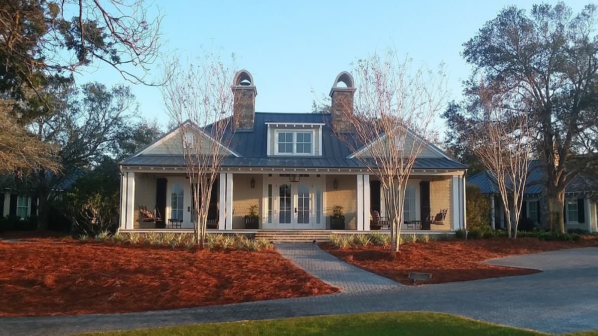 The Lodge Cottages, Resort in Saint Simon Mills