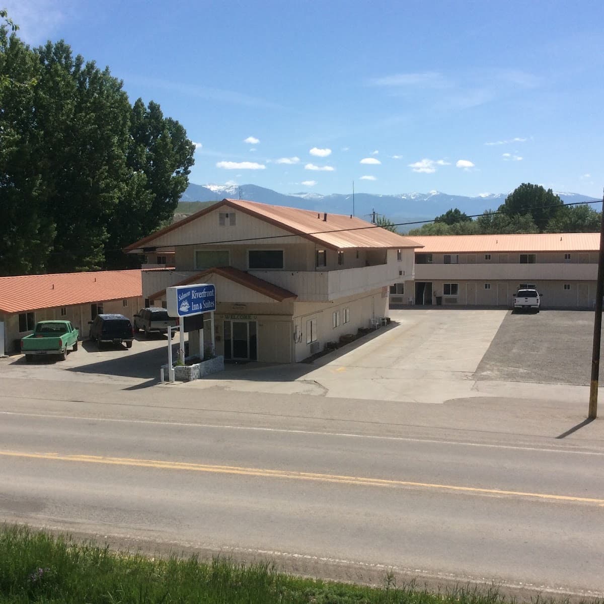 Salmon riverfront inn and suites, Hotel in Salmon