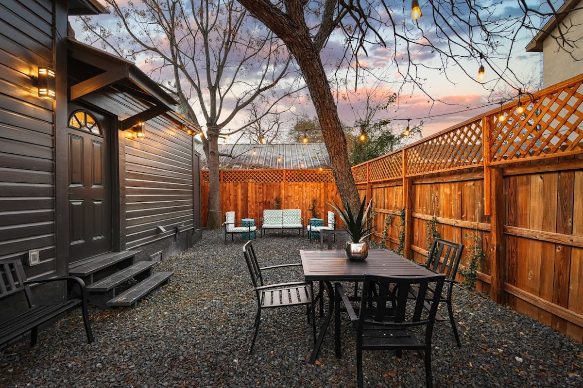 Stay SA Historic Vacation Rentals, Holiday Home in San Antonio
