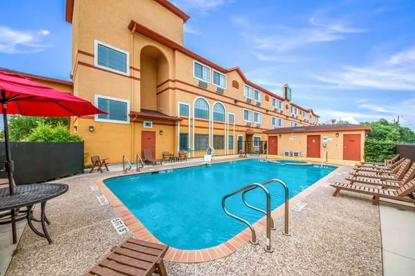 Quality Suites San Antonio Brooks City Base, Hotel in San Antonio