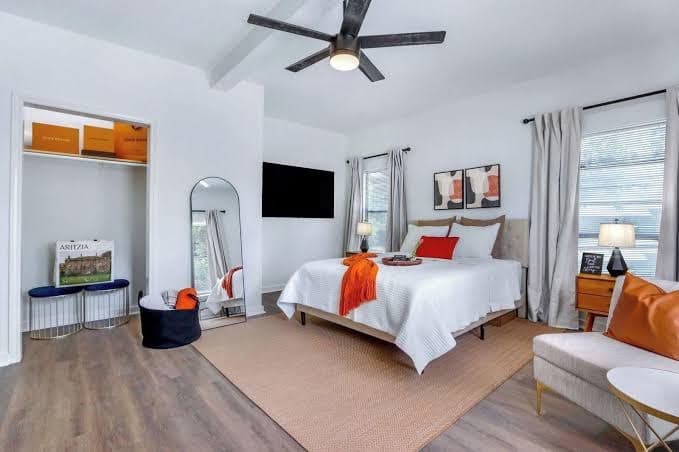 Lux 4-bedroom Oasis Home, amenities, minutes from downtown & major attractions, Hotel in San Antonio