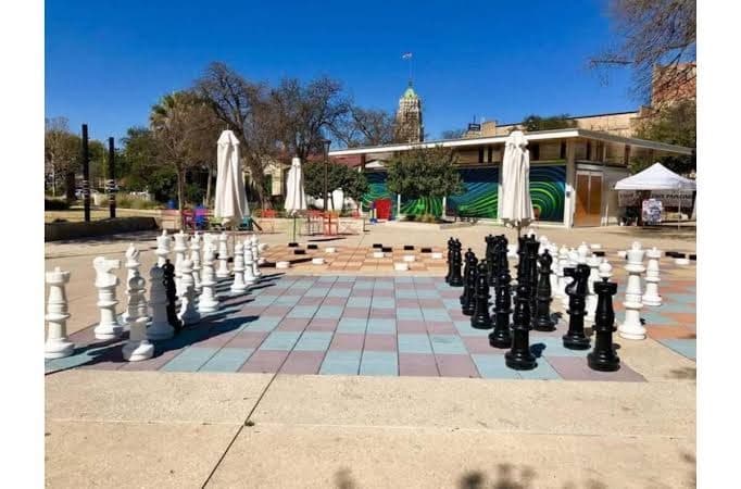 Cozy Downtown Guest House 2BR/1BA Sleeps 8, Guesthouse in San Antonio