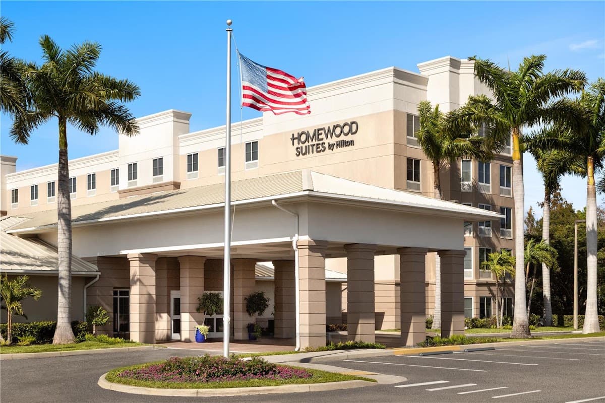 Homewood Suites by Hilton Fort Myers Airport/FGCU, Aparthotel in Three Oaks