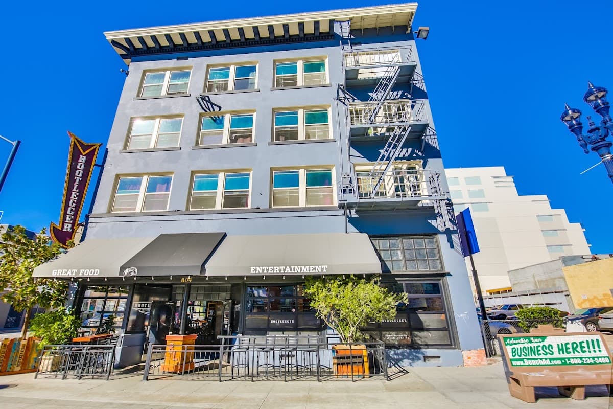 California Dreams Hostel - Downtown, Bed & Breakfast in San Diego