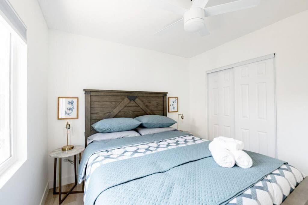 Chic 2Bed And Large Serene Backyard in Heart of SD, Campsite in San Diego