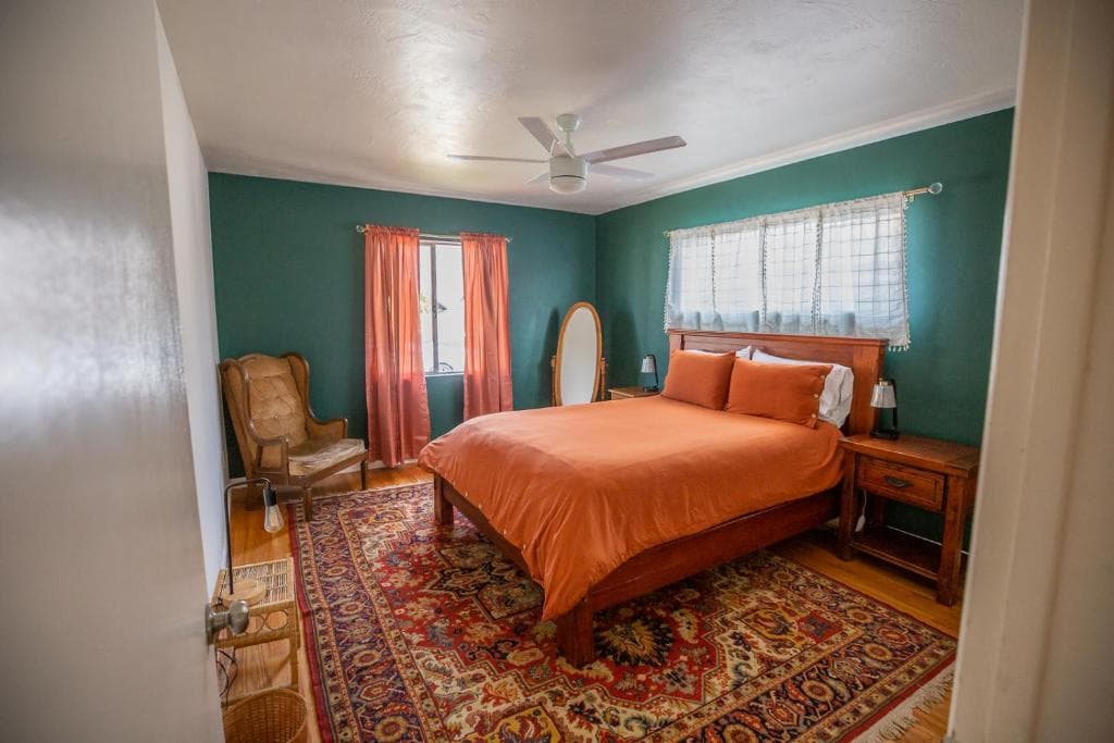 Cozy Home with Downtown View, Campsite in Lemon Grove