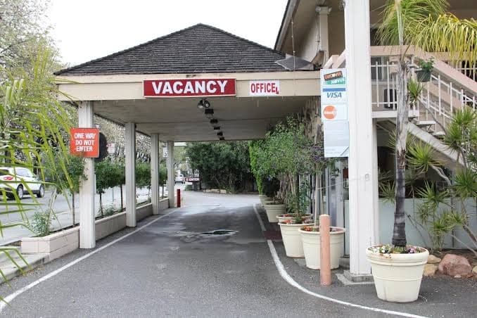 Caravelle Inn & Suites W&E, Hotel in San Jose