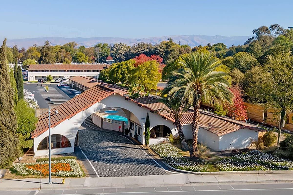 Super 8 by Wyndham San Jose Airport, Hotel in Santa Clara