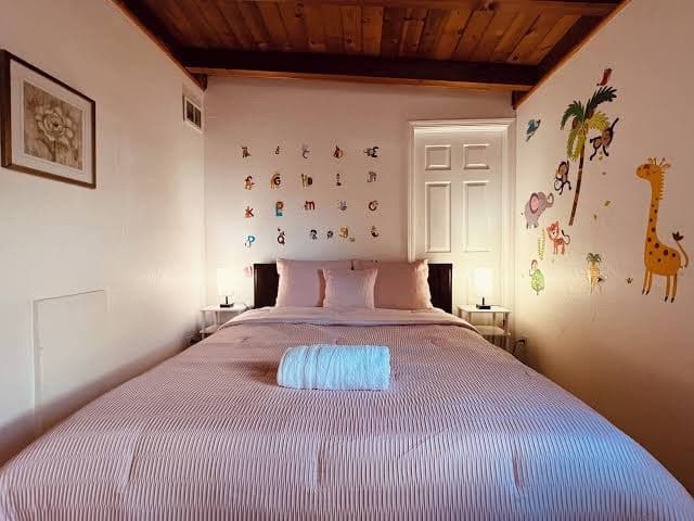 Fabulous 5-bedroom house in San Jose perfect for your stay, Holiday Home in Alum Rock