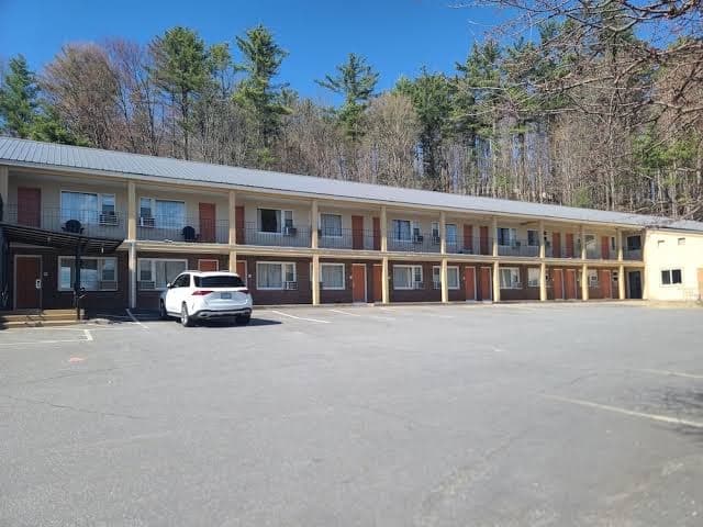 Tilton Lodge Inn and Suites, Motel in Sanbornton