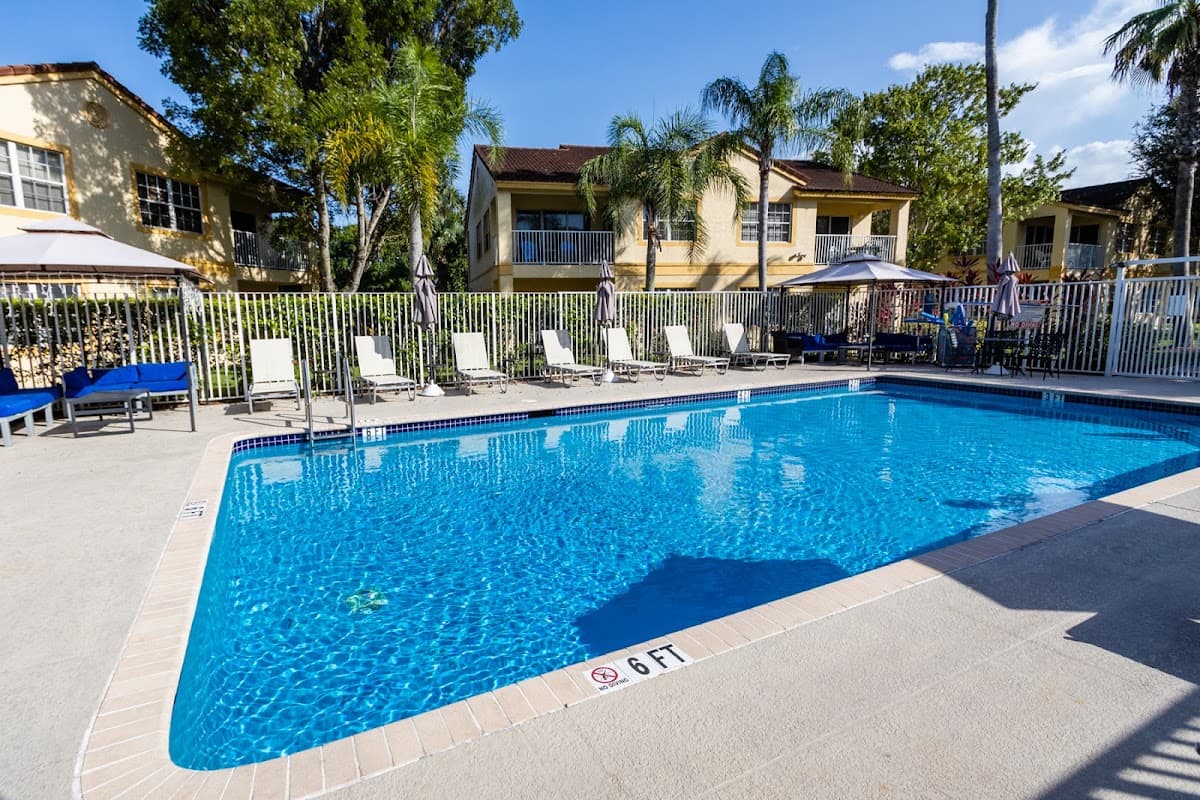Courtside Villas, Holiday Home in Sandalfoot Cove