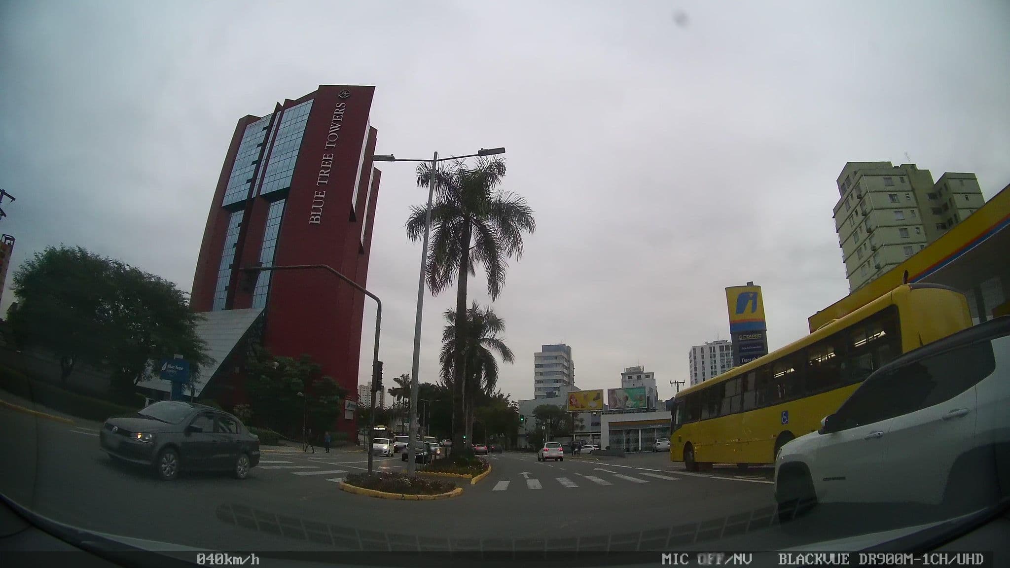 Street view near Blue Tree Towers Joinville, Joinville — © kaart5 (CC BY-SA · Mapillary)