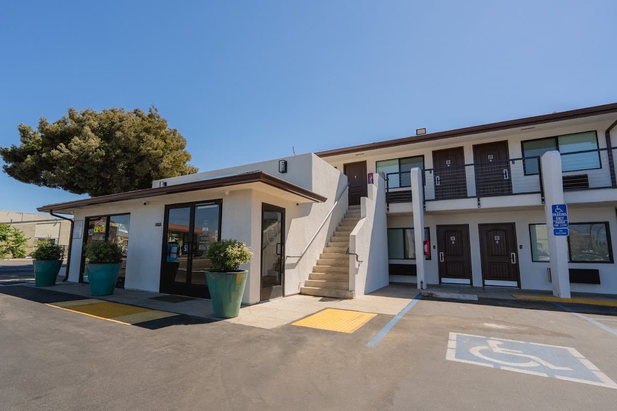 Avanti, Hotel in Santa Maria