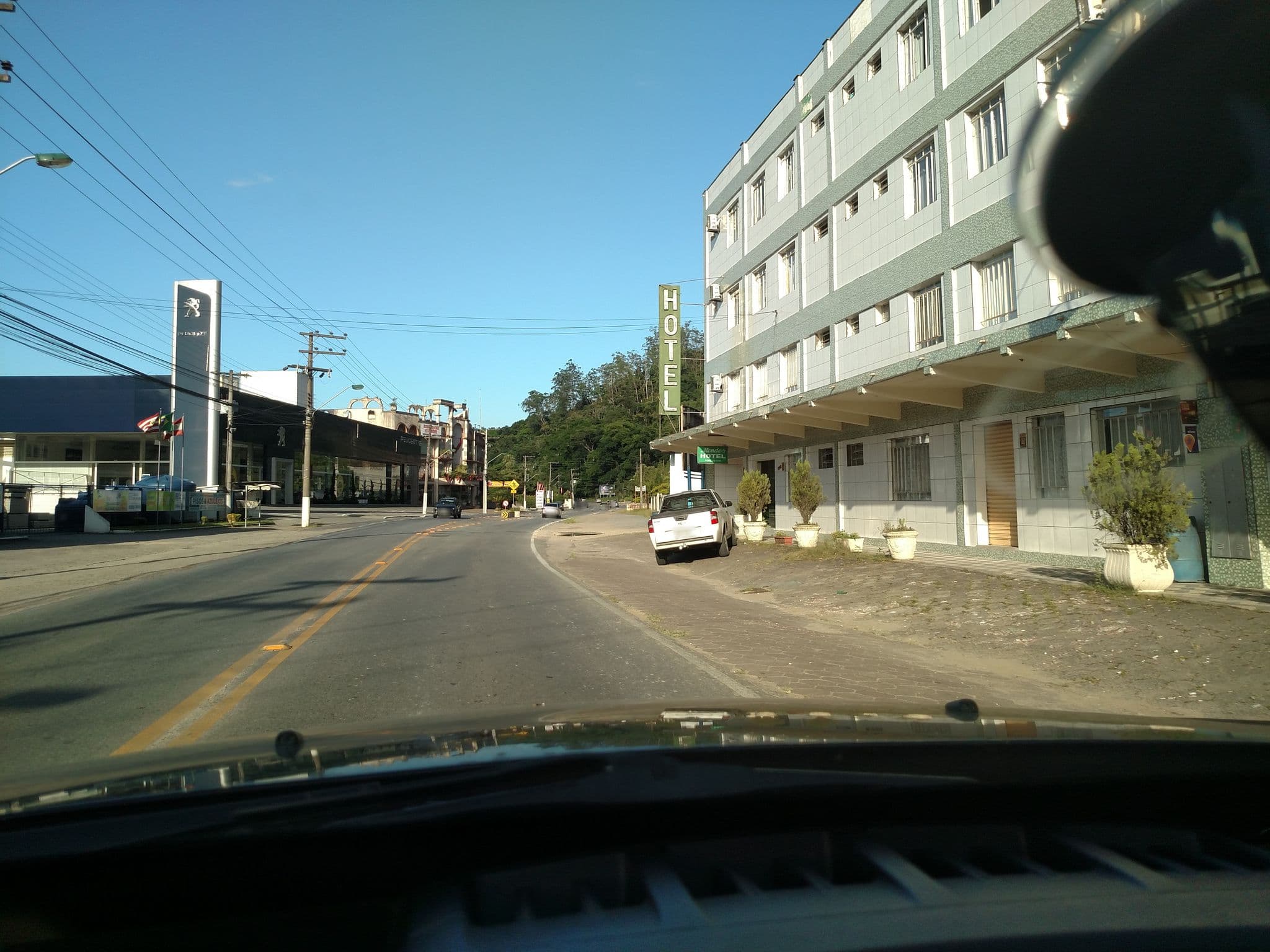 Street view near Mendes Hotel, Blumenau — © adrianojbr (CC BY-SA · Mapillary)