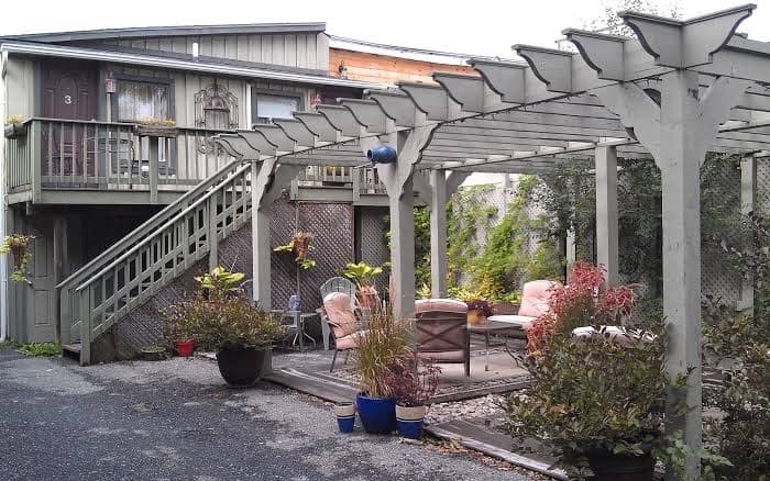 The Village Inn, Hotel in Saugerties