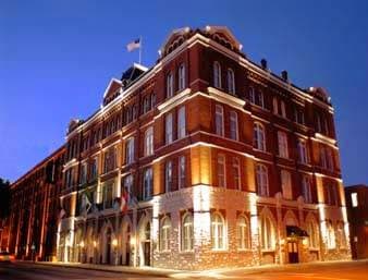Days Hotel Savannah at Ellis Square, Hotel in Savannah