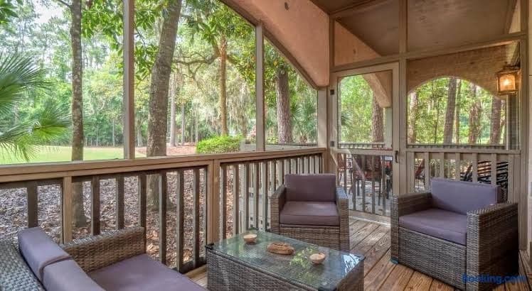 2502 Chateau by the Green - Entire Place, Hotel in Seabrook Island