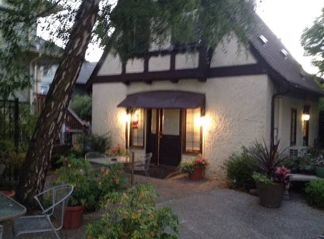Cecil Bacon Manor Bed and Breakfast, Hotel in Seattle