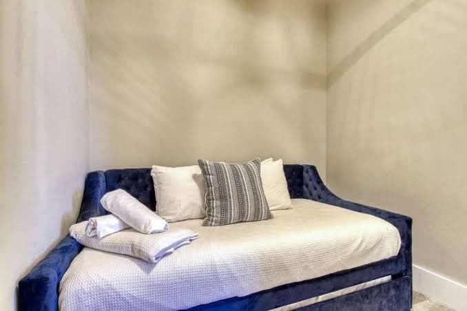 Central Hotel, Ascend Hotel Collection - Efficiency Suite with One Queen Bed and Two Single Beds - Accessible/Non-Smoking, Hotel in Sevierville