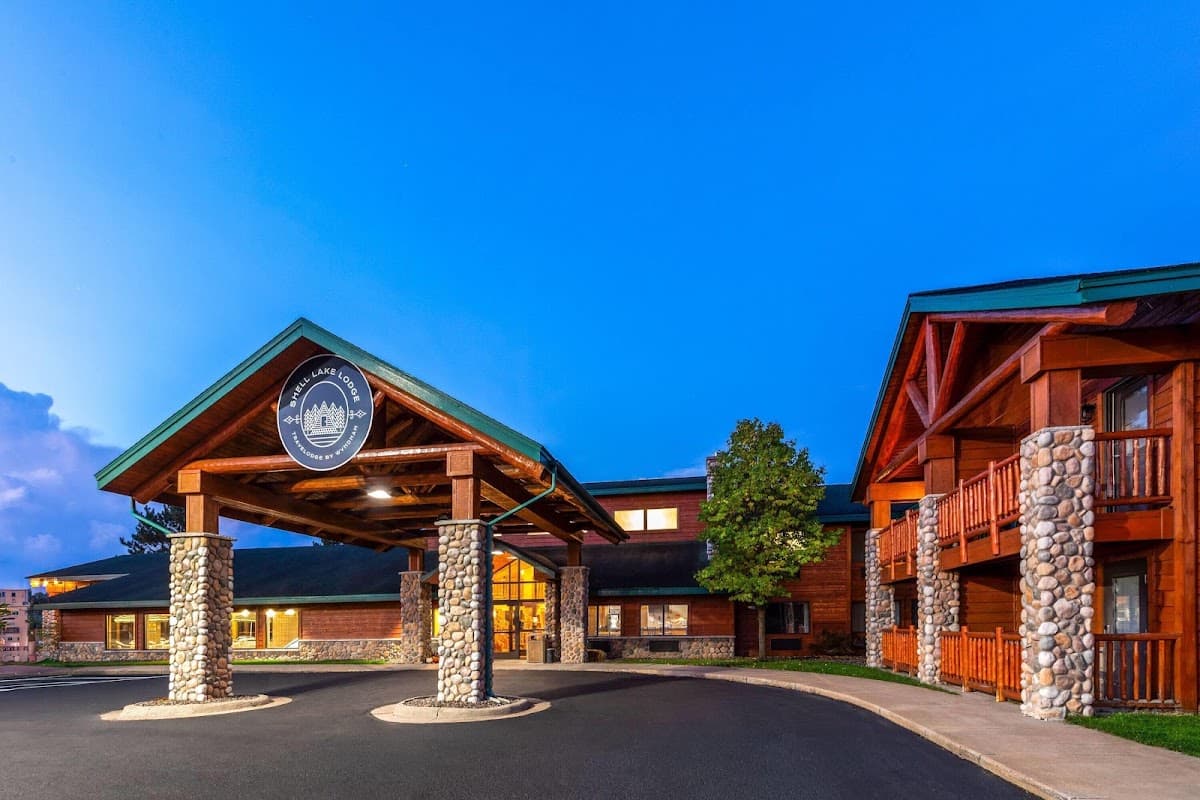 Shell Lake Lodge, a Travelodge by Wyndham, Hotel in Shell Lake
