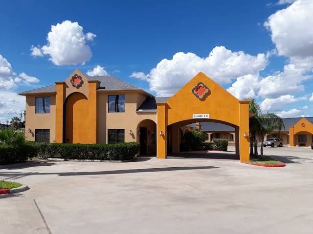 Sunbridge Inn and suits. (Zapata), Hotel in Falcon Lake Estates