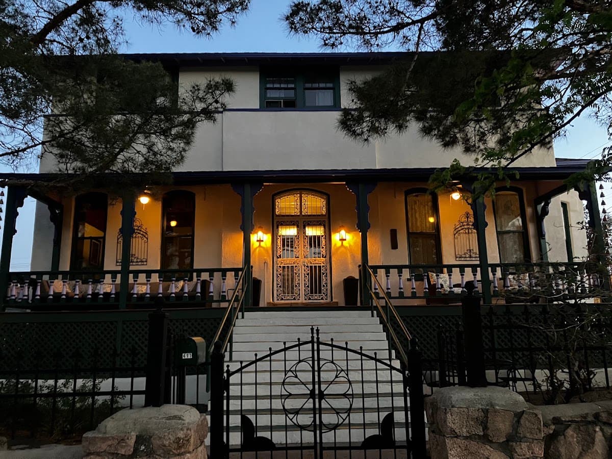 Serenity House , A Fine Historic Estate in Silver City, Bed & Breakfast in Silver City