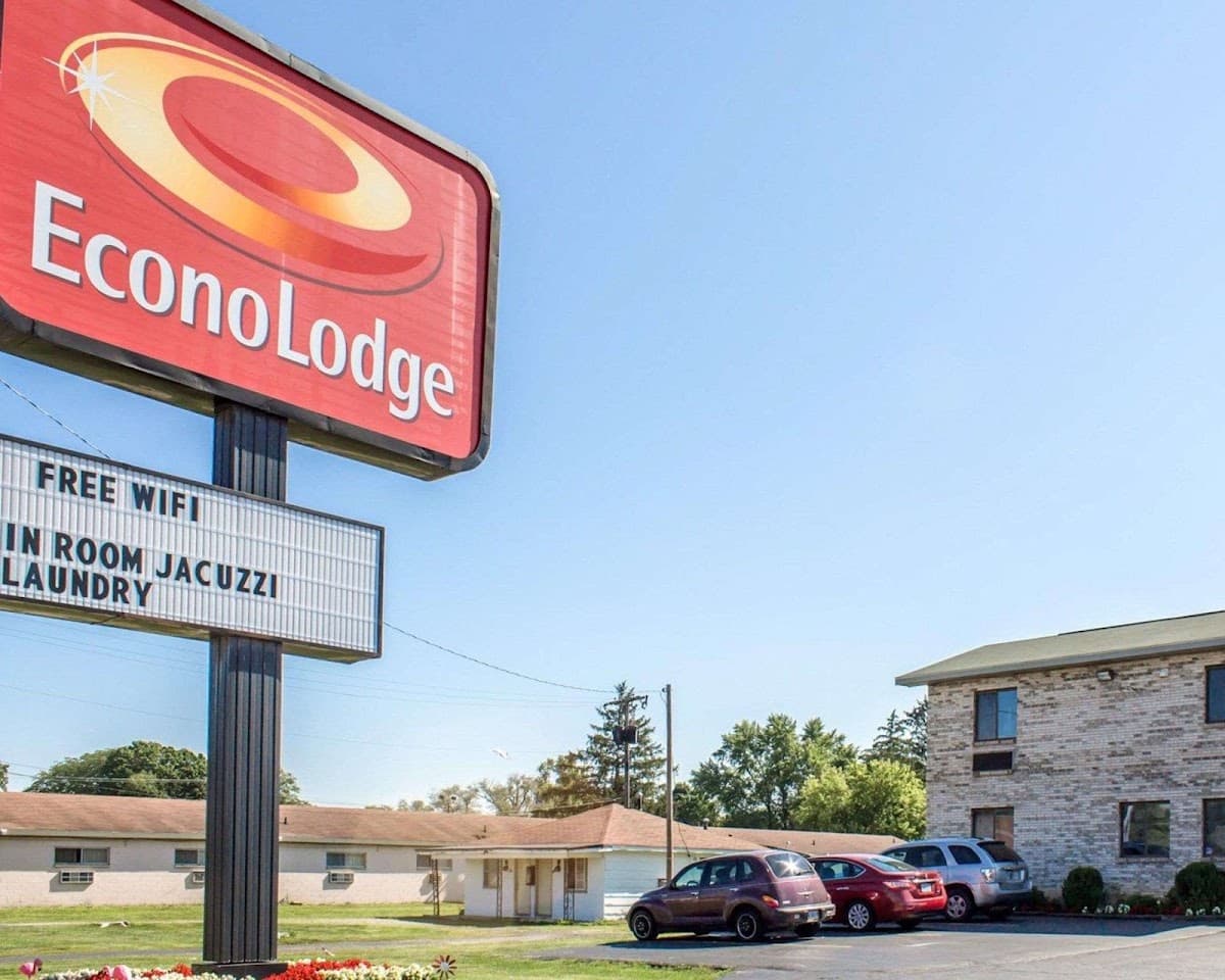 Econo Lodge Elkhart North, Hotel in Simonton Lake