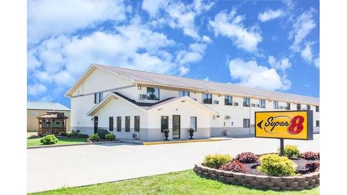 Super 8 by Wyndham Elkhart, Hotel in Simonton Lake
