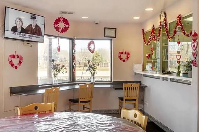OYO Hotel Edison NJ Route 1 - King Room, Hotel in Piscataway