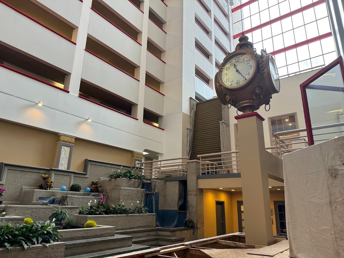 Daniel Boone Hotel, Hotel in South Charleston