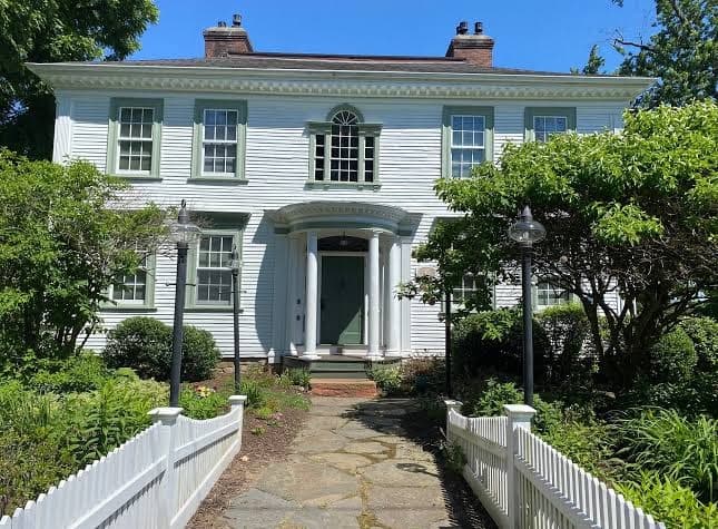 Daniel Stebbins House Inn, Bed & Breakfast in South Hadley
