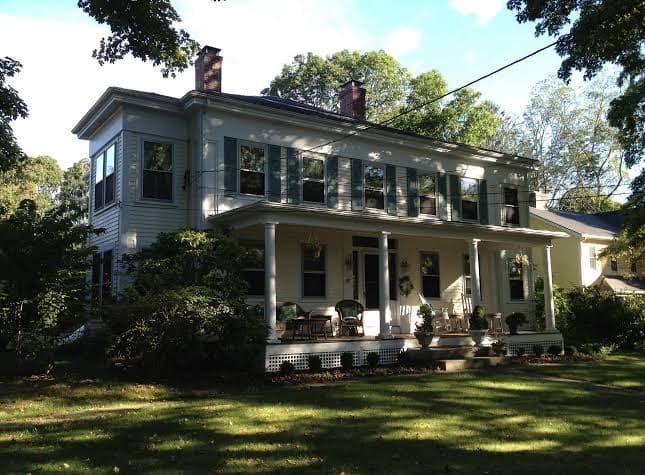Sugar Loaf Hill B & B, Bed & Breakfast in Wakefield-Peacedale