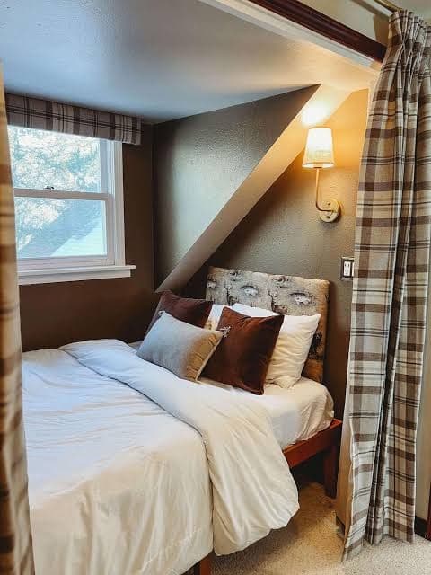 Since 1988, Rancho Alegre Lodge embraces the spirit of Jackson Hole, Lodge in Rafter J Ranch