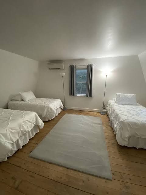 Cozy Mid-Coast Maine Cottage-steps from the beach!, Holiday Home in South Thomaston