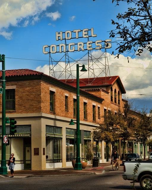 Hotel Congress, Hotel in South Tucson