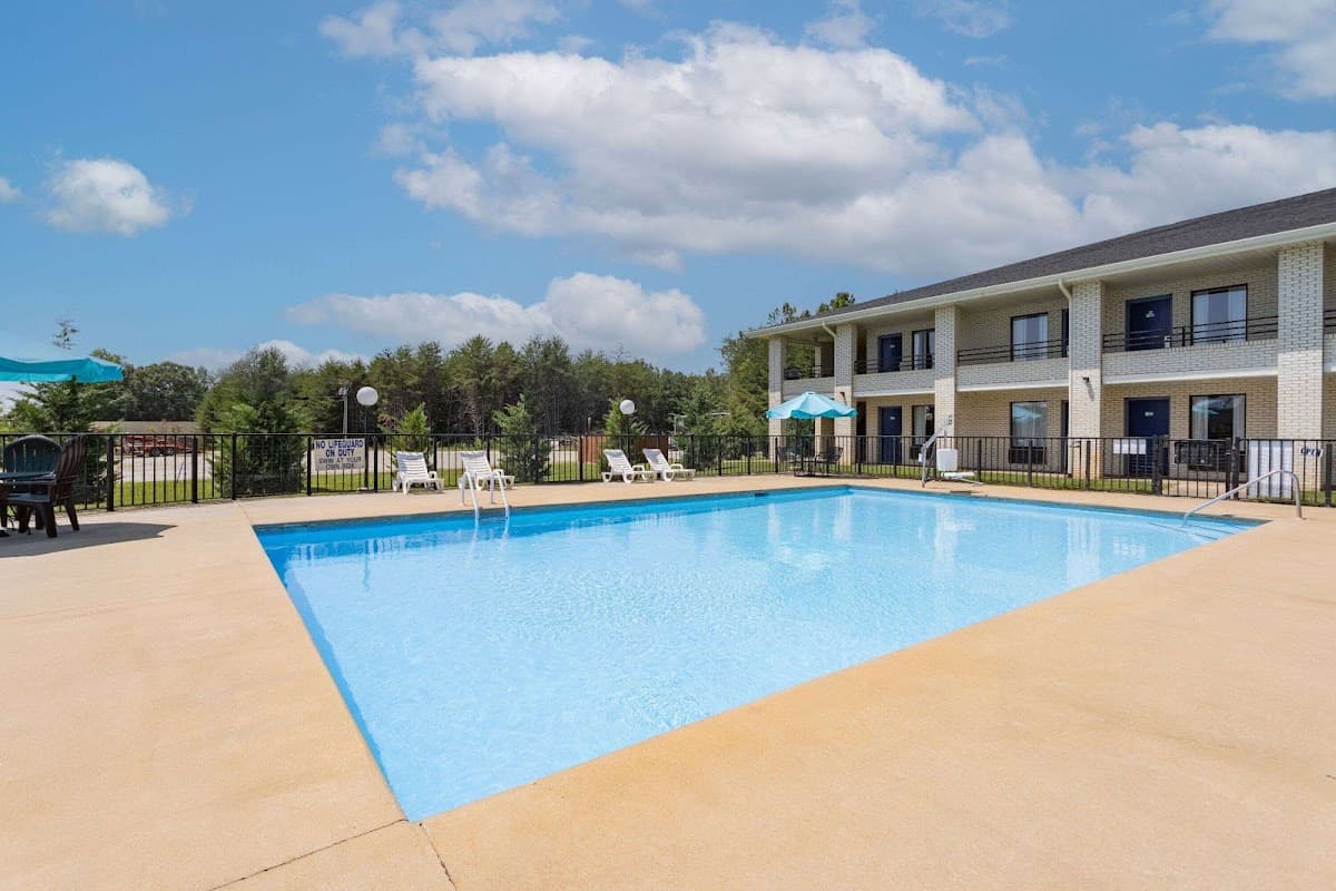 Days Inn by Wyndham Spartanburg Waccamaw, Hotel in Southern Shops