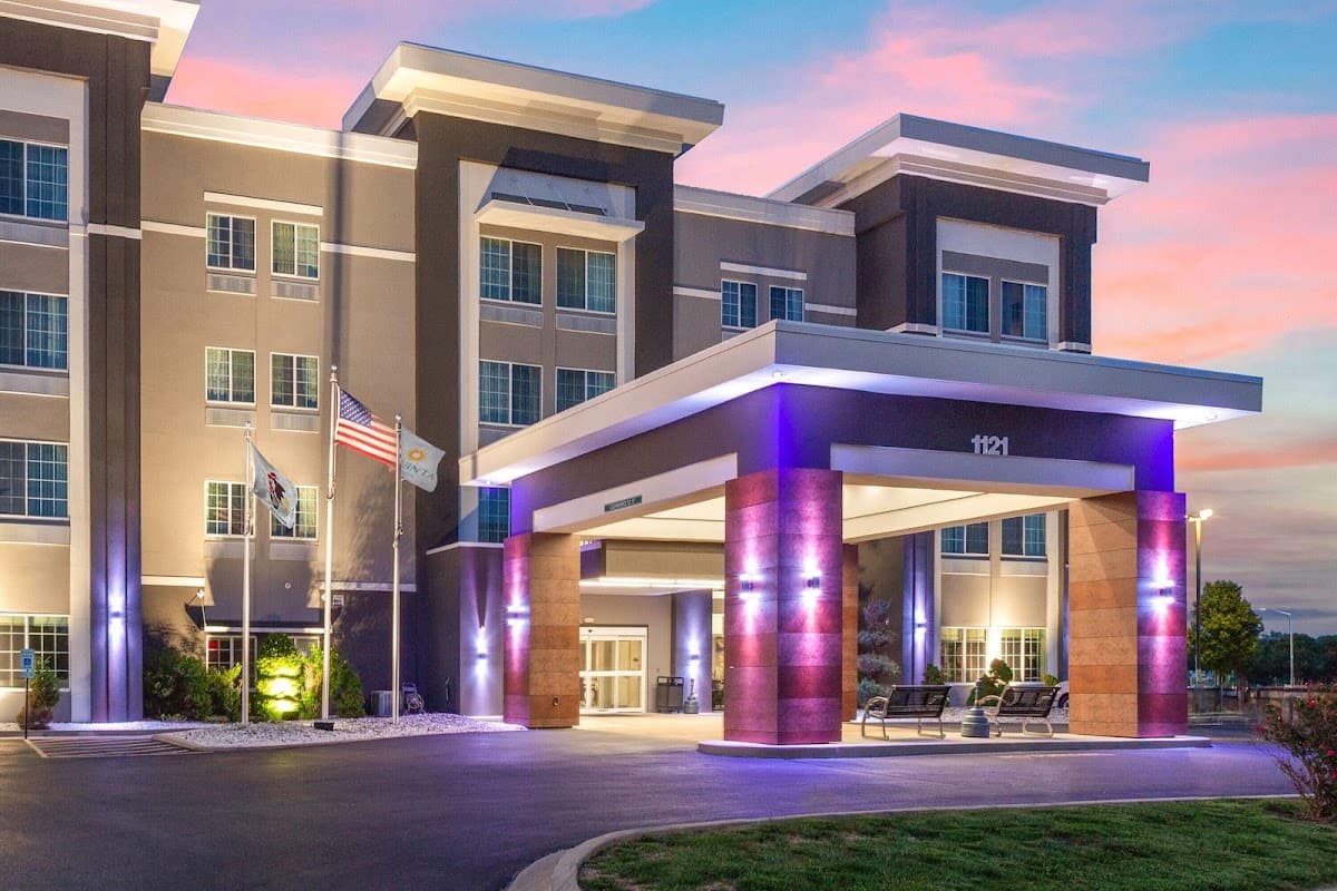 La Quinta Inn & Suites by Wyndham Springfield IL, Hotel in Southern View