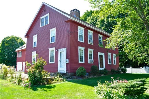 Captain Josiah Cowles Place, Bed & Breakfast in Southington