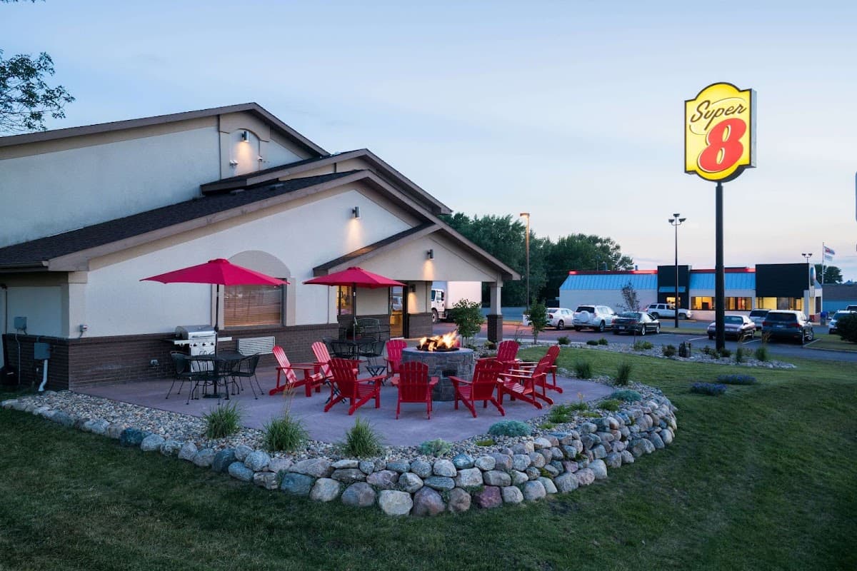 Super 8 by Wyndham Spirit Lake/Okoboji, Hotel in Spirit Lake