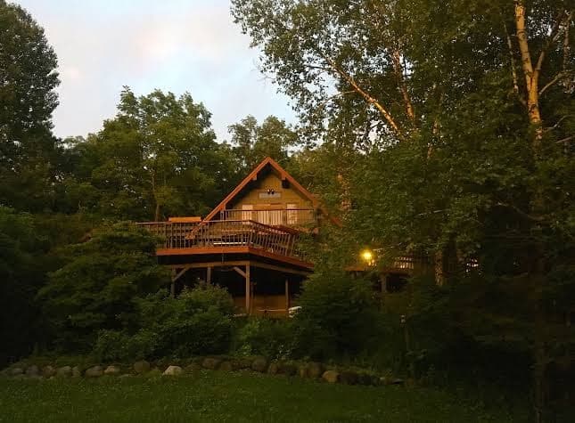 The Birdhouse Inn, Hotel in Spring Green