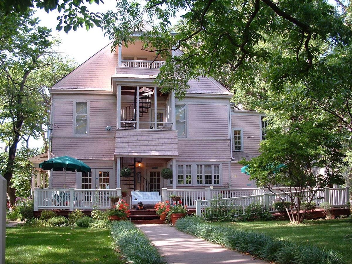 Walnut Street Inn, Hotel in Springfield