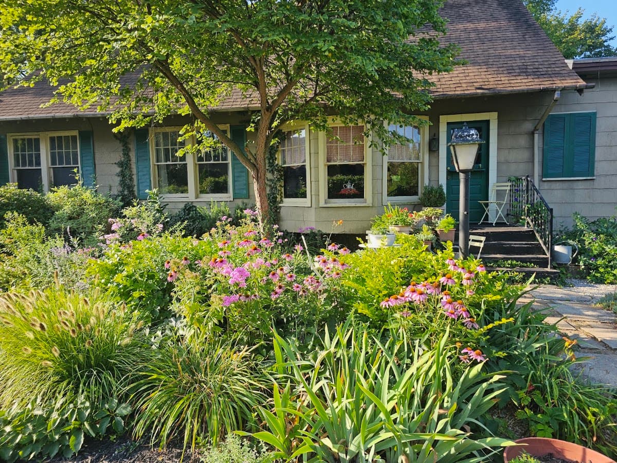 Weber Garden Guest House, Hotel in Streator