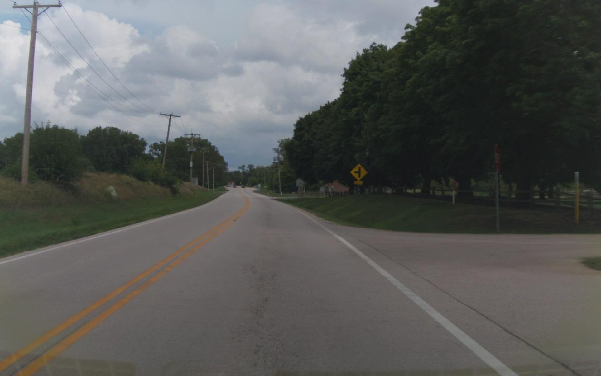 Street view near Hotel, Sugar Grove — © nickster (CC BY-SA · Mapillary)